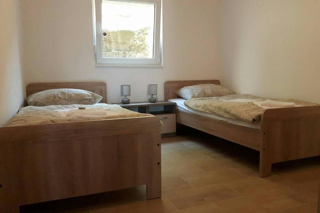 Apartman Jercic Apartment Dugi Rat Exterior foto